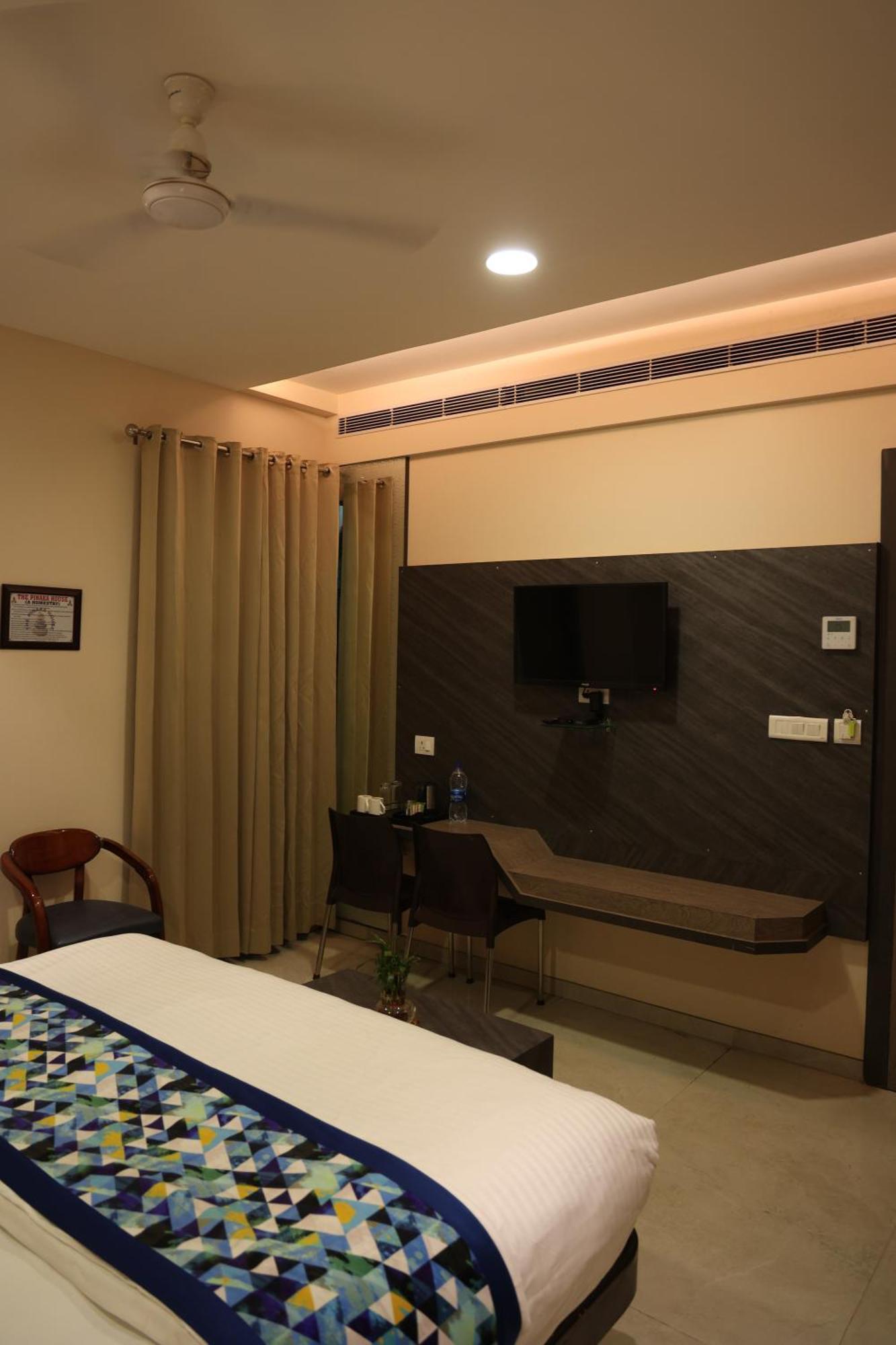 Hotel Pinaka Inn Lucknow Buitenkant foto